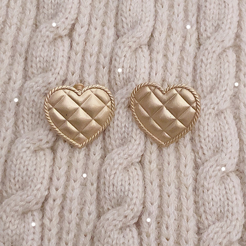 quilting heart earring / pierce