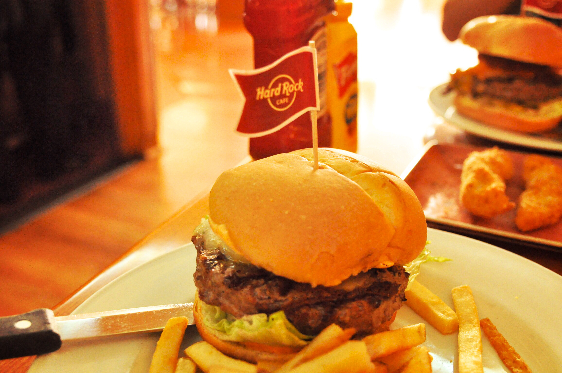 音楽とグッズも楽しめるカフェ | Hard Rock CAFE