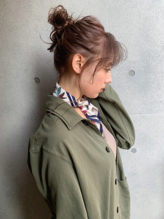 ゆるっと、がポイントのお団子ヘア