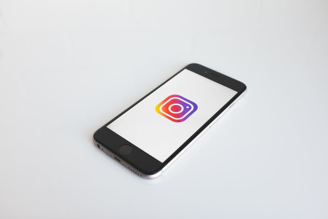 |インスタストーリーの‘質問’機能でも