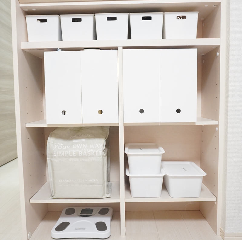 ③シンプルな収納グッズを活用