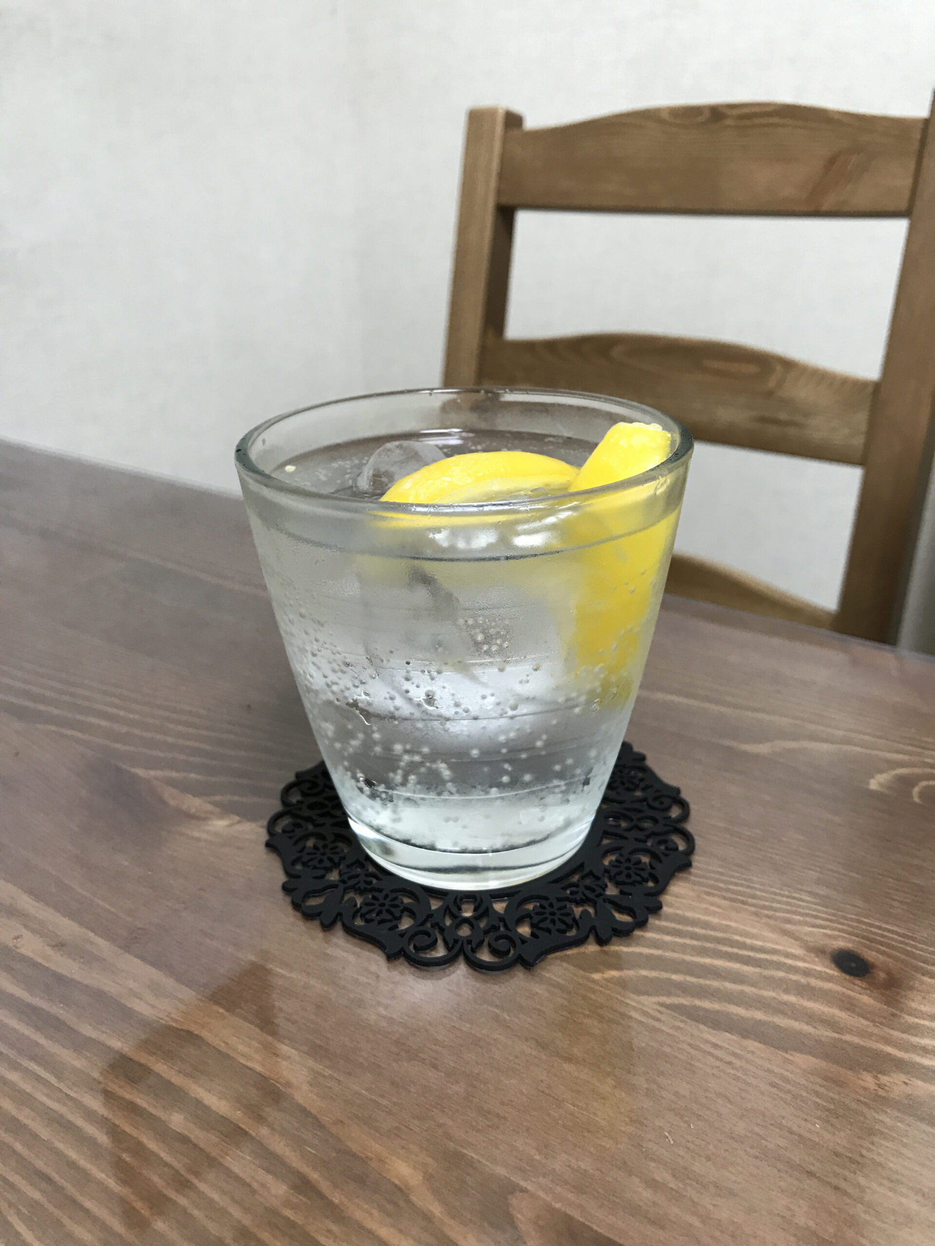 無糖の炭酸水でお腹いっぱいにしちゃう