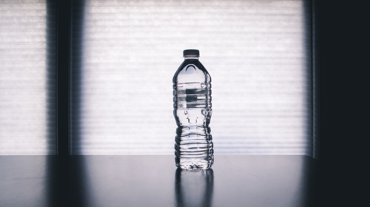 水