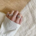 ネイルと合わせるのがかわいいんです。話題の「비즈반지（ビーズリング）」に注目