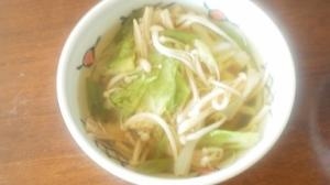 だしの素での野菜スープ