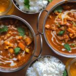 神保町を楽しむなら、本を片手にカレーを食べよう。お店と小説を粋に組み合わせて