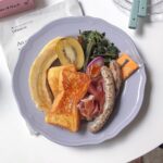 「お皿が白くない時代」の幕開ける音がした。カラフルプレートで彩る朝食のすゝめ