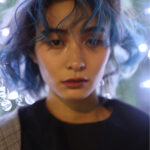 私だけの青系ヘアカラーを。晴れた空に向かって走りたくなるブルー10選