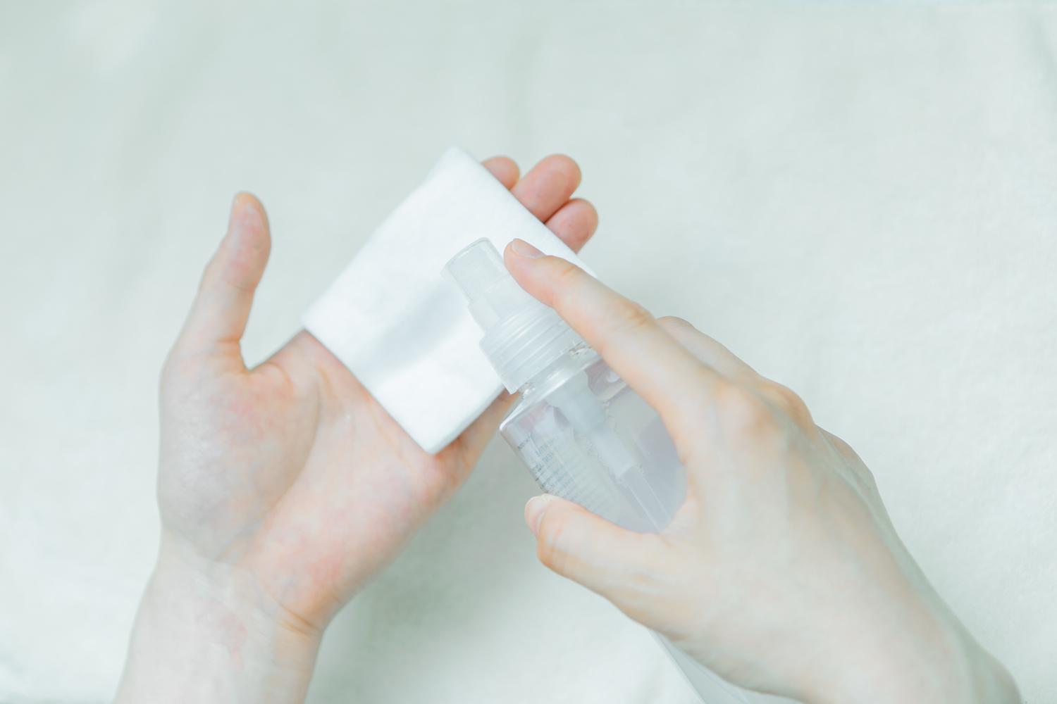 化粧水が肌のすみずみまで均一に行きわたる