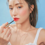 そのリップ、適当に塗ってない？「ただ塗る」を卒業して、ふっくらとした唇を演出