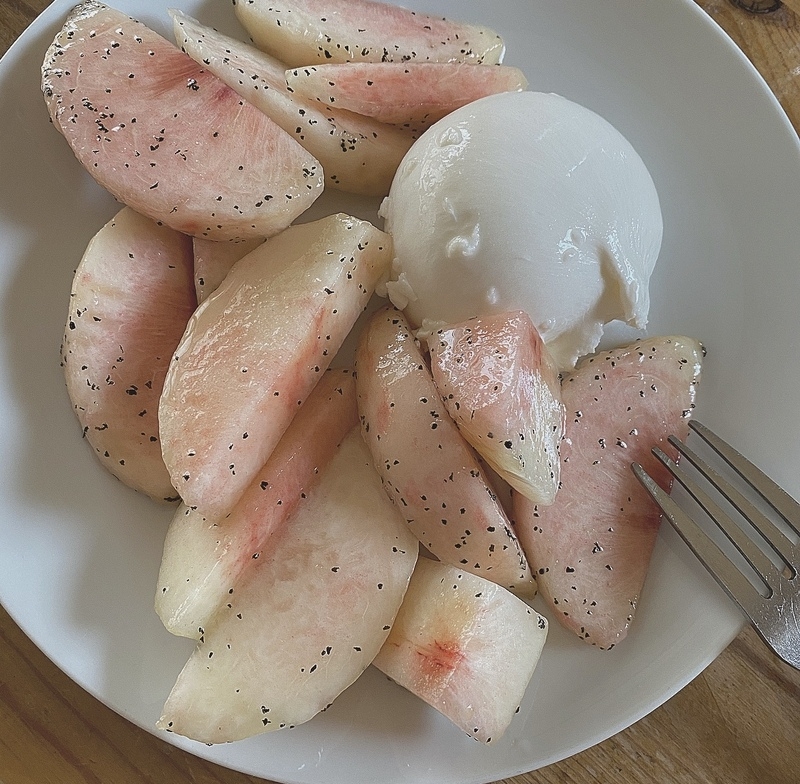 今日はどんな桃料理食べる?