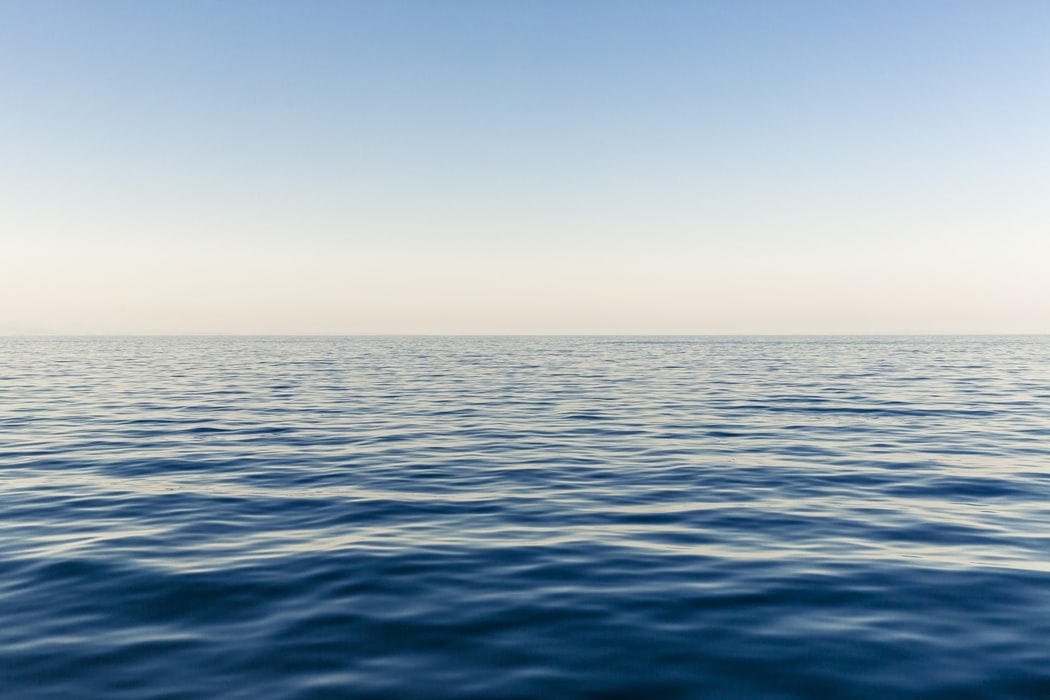 海でデート