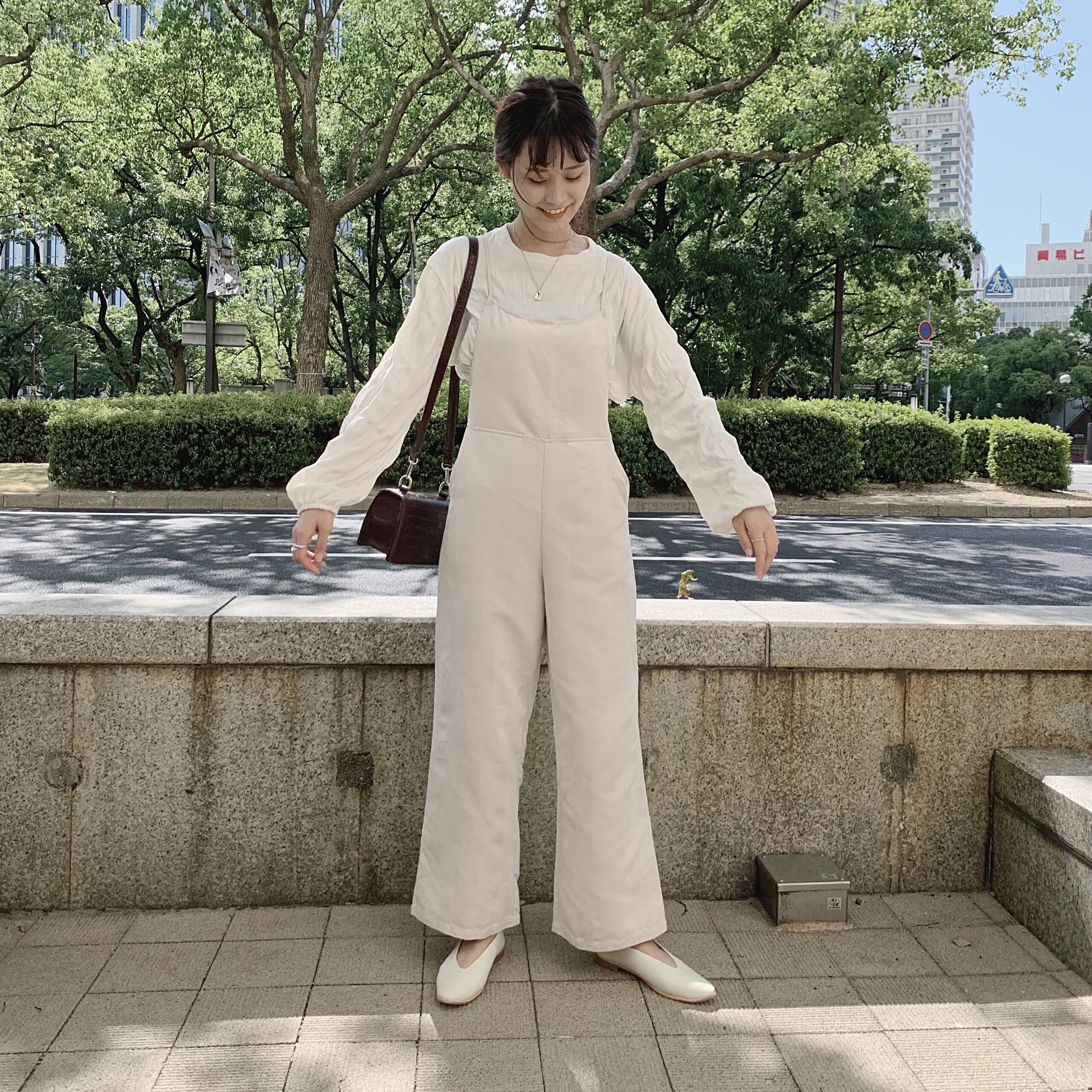 一見シンプル、後ろはレースアップ♡