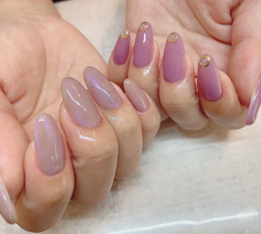 おフェロな色っぽネイルに 内側に秘める色気を表現するネイルデザイン集 Mery
