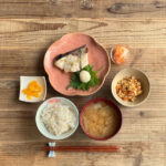 疲れている時は手を抜きたいんです。コンビニフードですぐに作れるアレンジレシピ