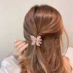 ヘアクリップは大人っぽく？それともガーリーに？流行りのヘアアクセと合わせるコーデ
