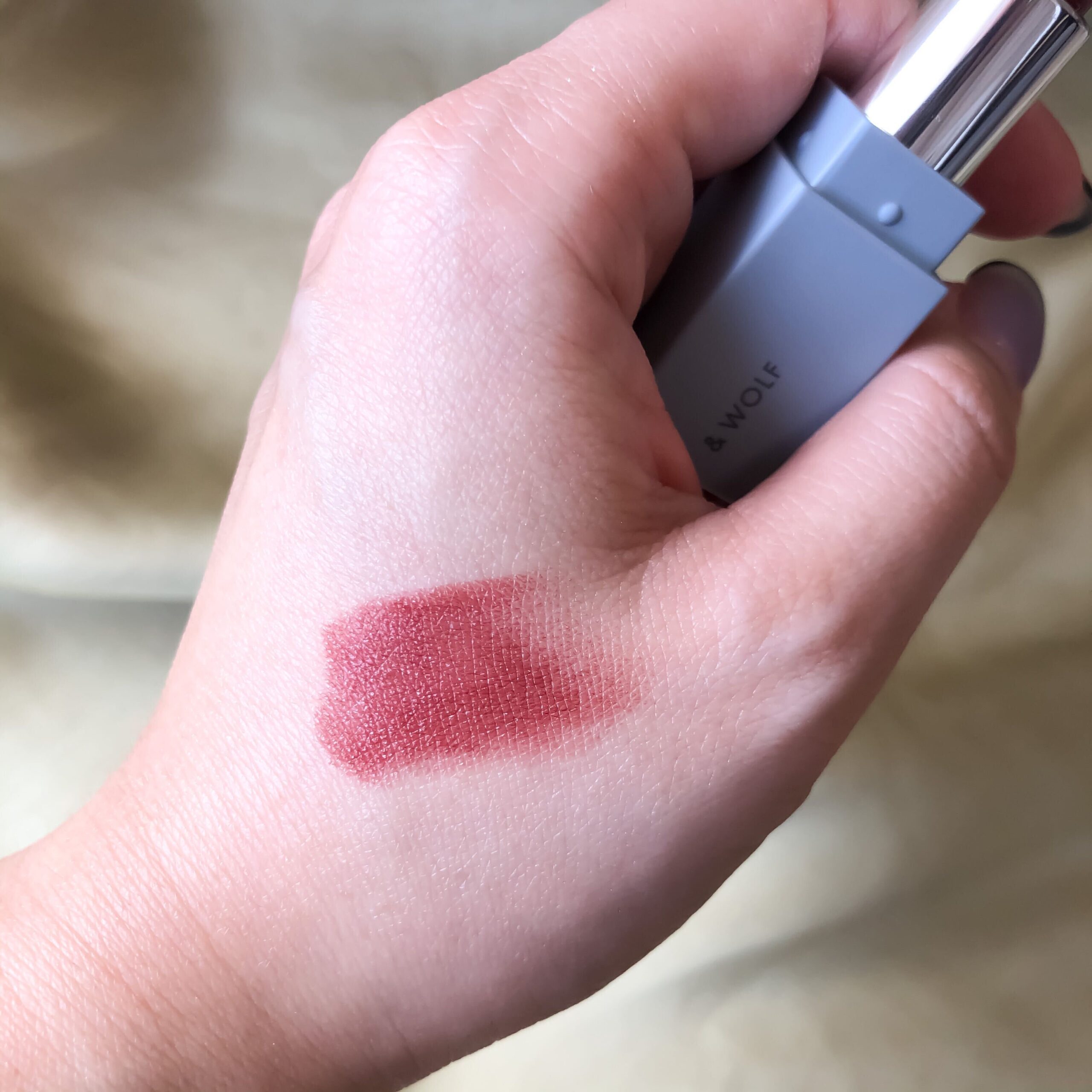 マットでもツヤでもない、絶妙さに惚れ惚れ