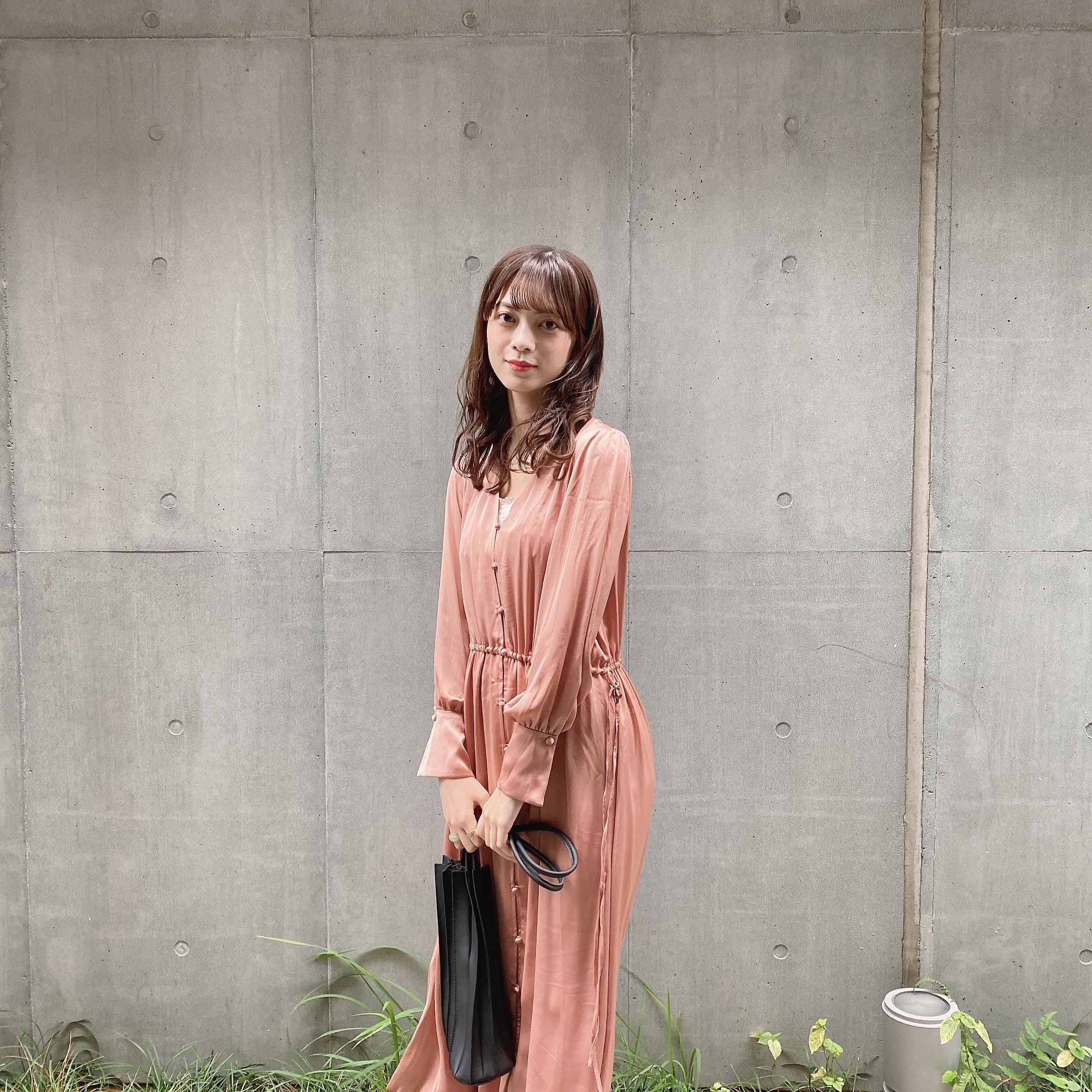 ロング×サテンで大人な印象に
