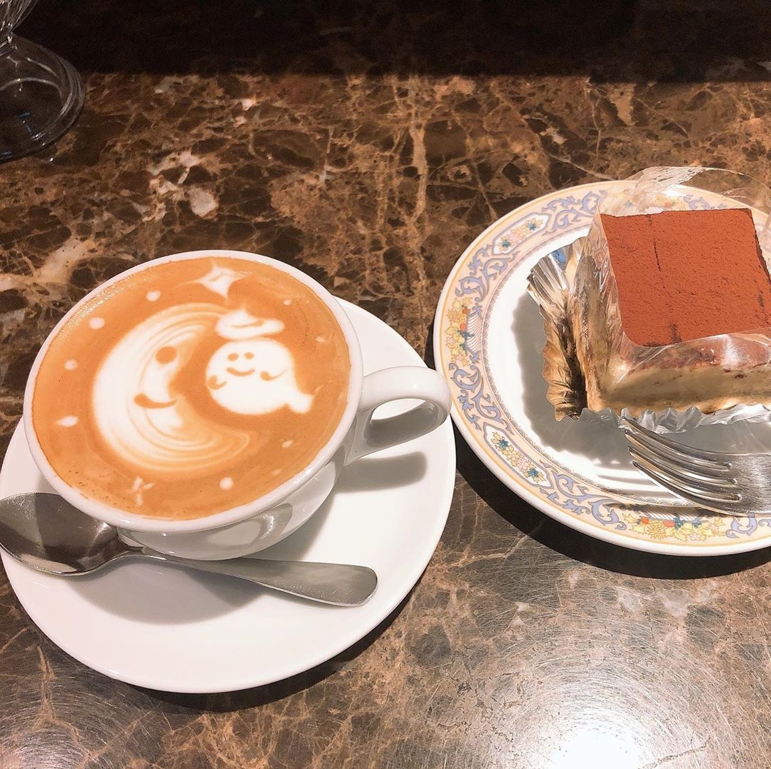 西口→DOLCE ZUCCHERO