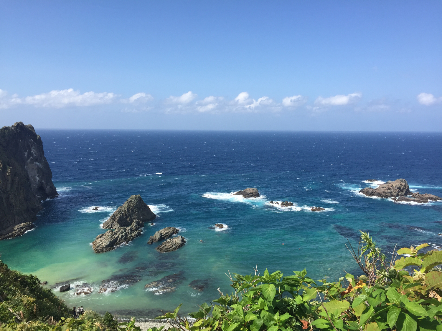積丹ブルーを背景にインスタ映えを狙って
