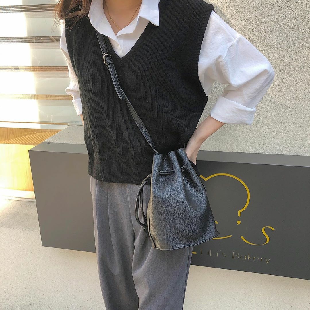 巾着タイプのバッグ