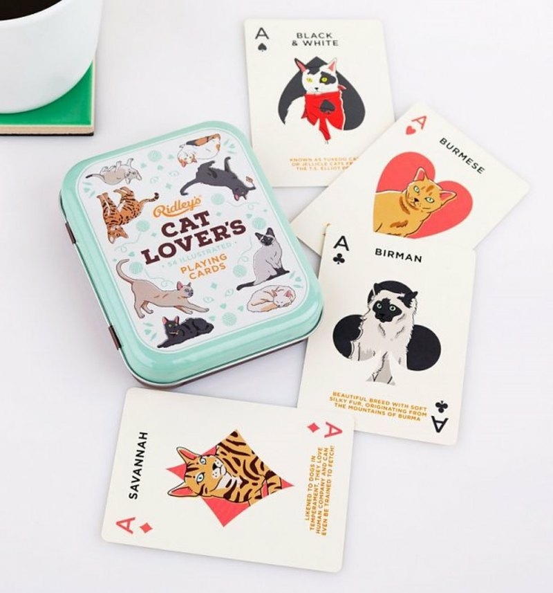外出先でもゲットしやすいカードゲーム