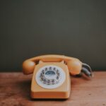 私を優しく包み込んでくれるのは、あなたの声だ。長電話が紡ぐ3つのストーリー