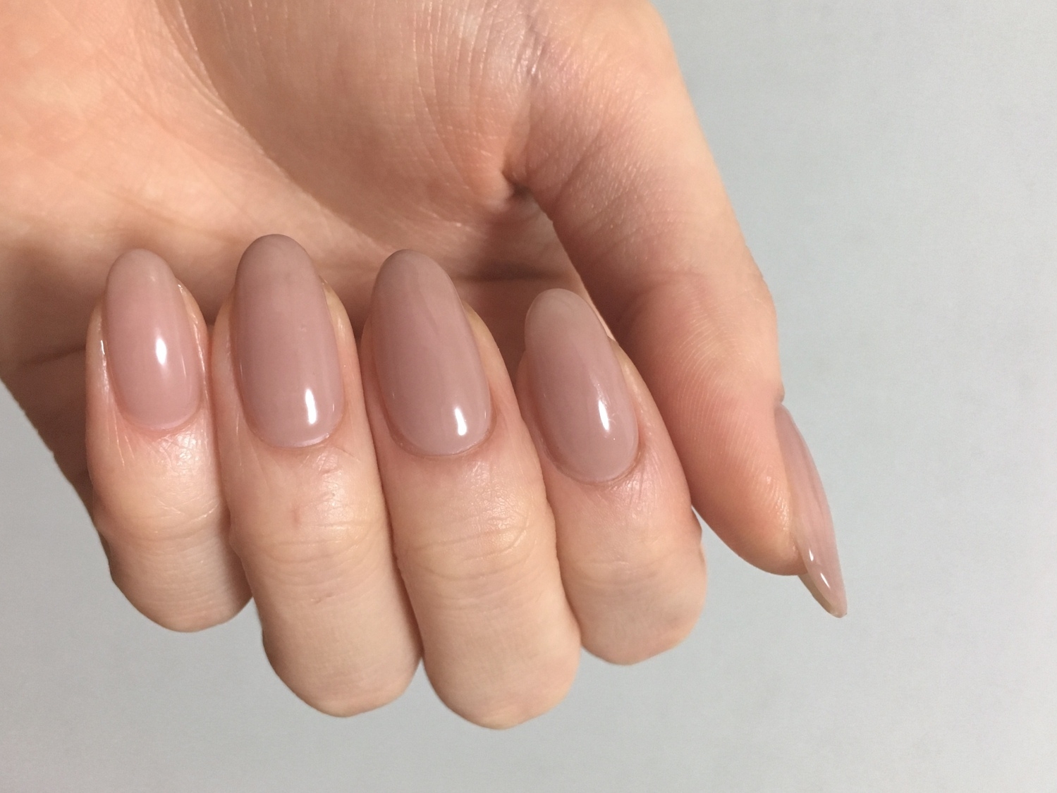 ナチュラルネイルで綺麗な指先へ