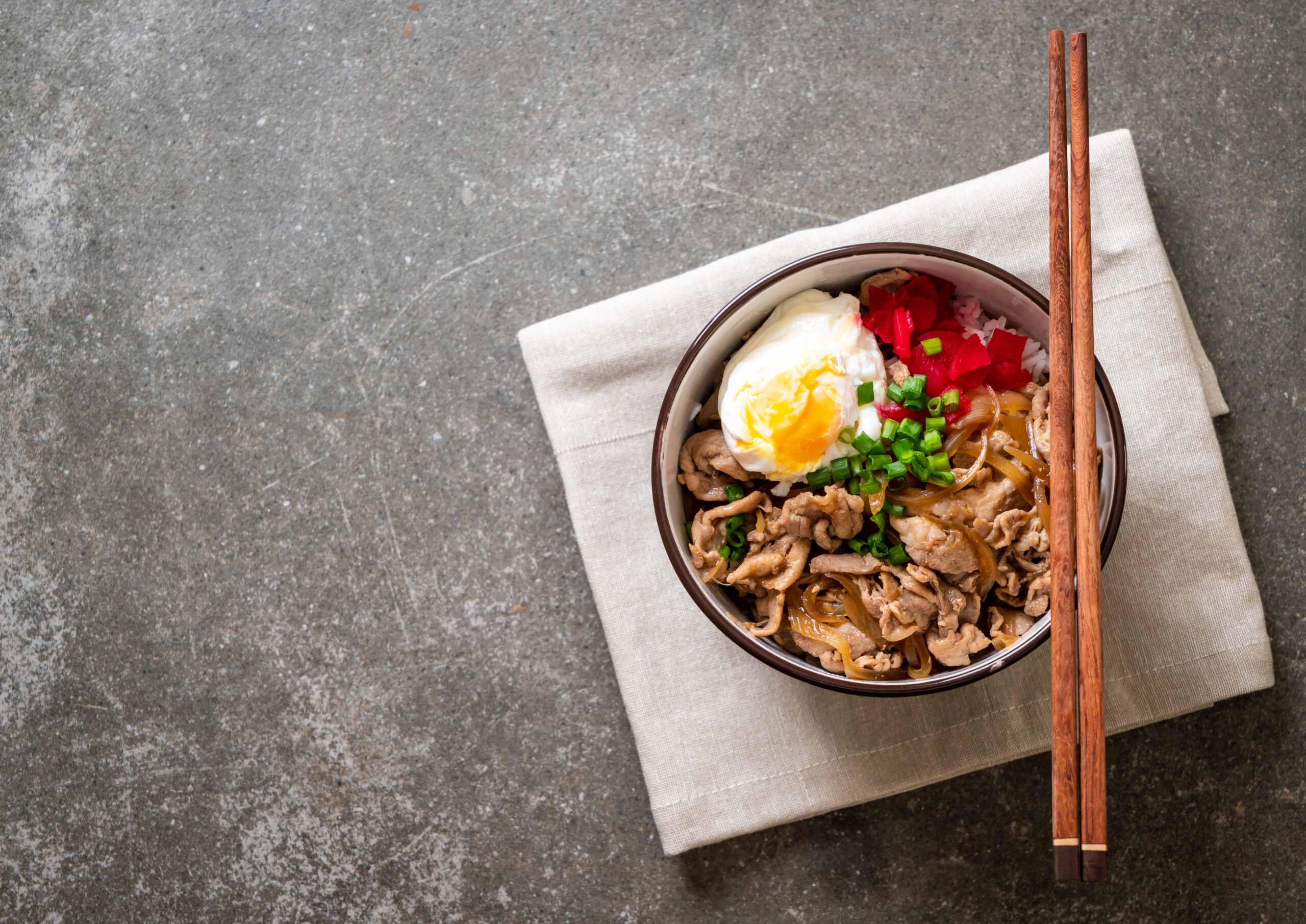 お肉を使った簡単丼レシピ