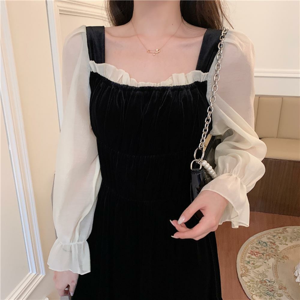 ♡:肌見せなし×透け感のあるファッション