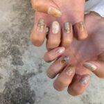 肌に馴染んで素敵な指先へ導いてくれる。優しい色味のナチュラルネイルdesign集