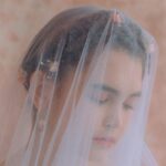 彼女は霞をまとった春の女神。佐保姫の如く、花咲く季節が似合う女性になるヒミツ