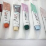 ビビッとくる可愛さにきゅん♡思わずパケ買いしたくなる『Glossier.』のコスメ図鑑