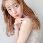 カワイイと綺麗の二刀流。ヌーディーカラーを取り入れて、ずるカワGIRLに変身