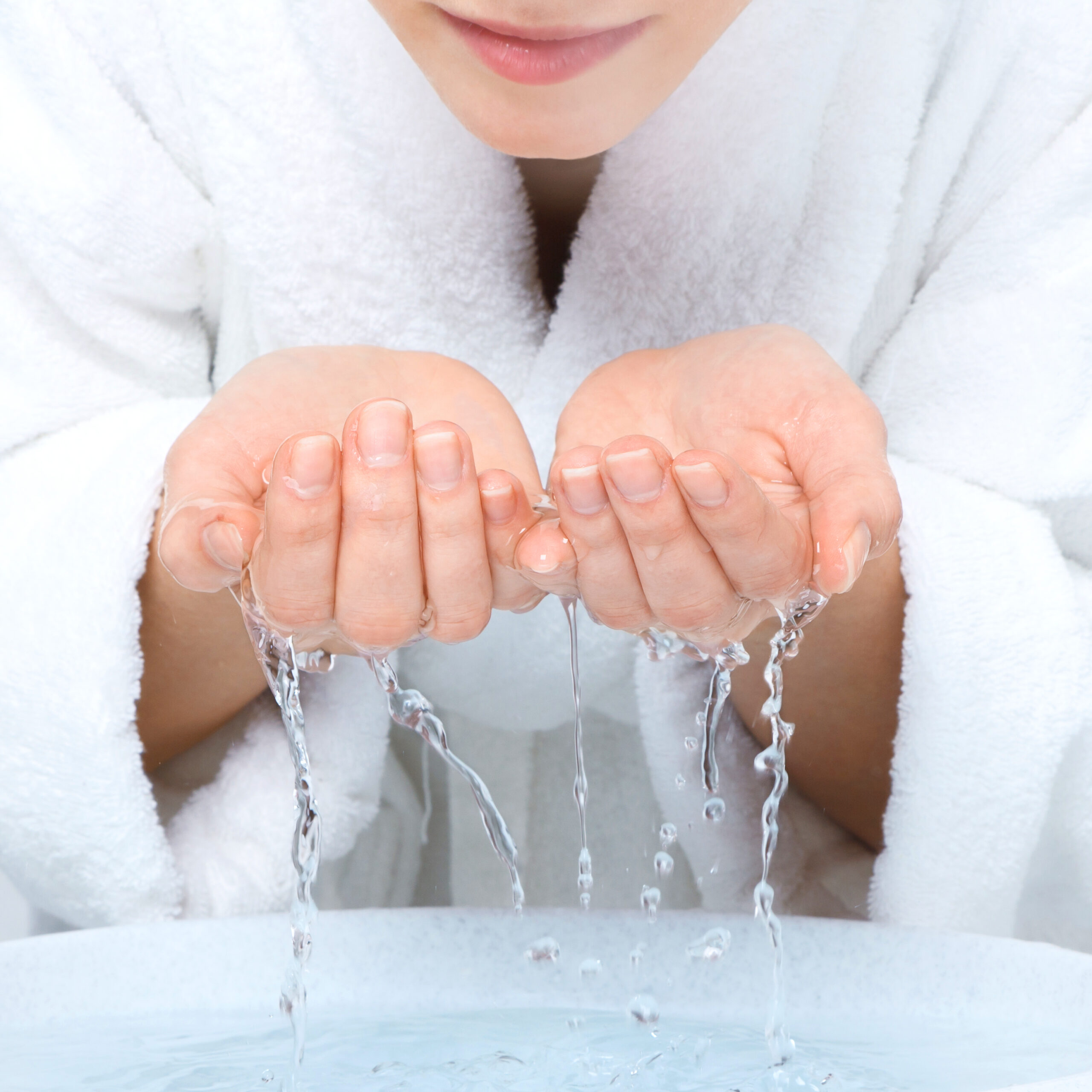 1|顔を冷水で洗う