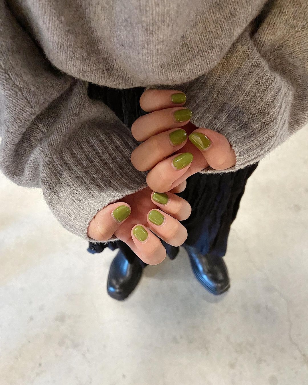 green nail