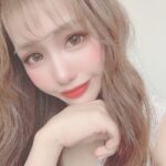 メイクして、気合入れてパシャリします。家での自撮りが盛れるようになるMethod