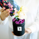 旬のお花が届く！お手入れ不要で手軽にスタートできる「お花の定期便」はいかが？