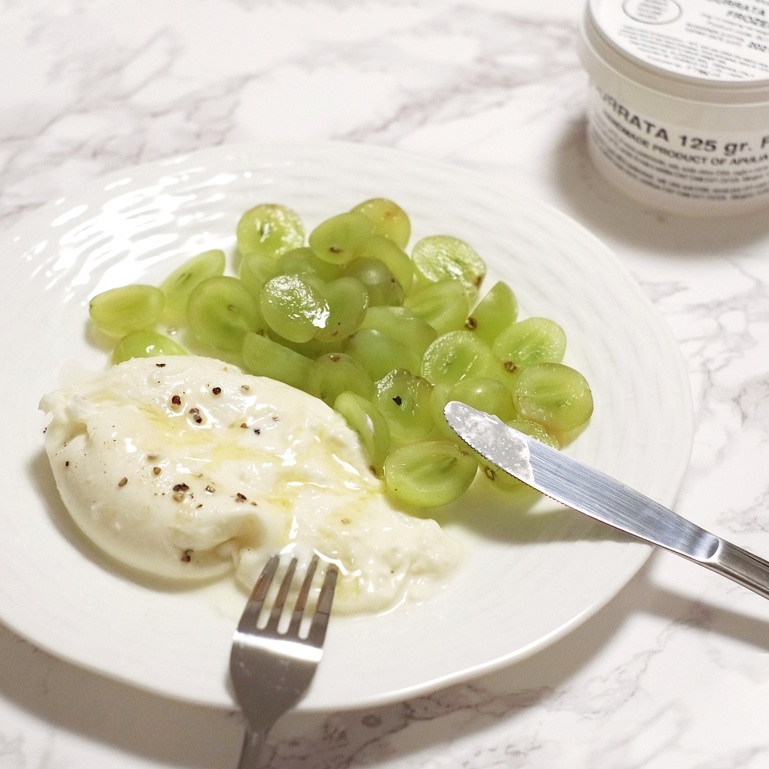 果物と野菜どっちを添える?“ブッラータ”