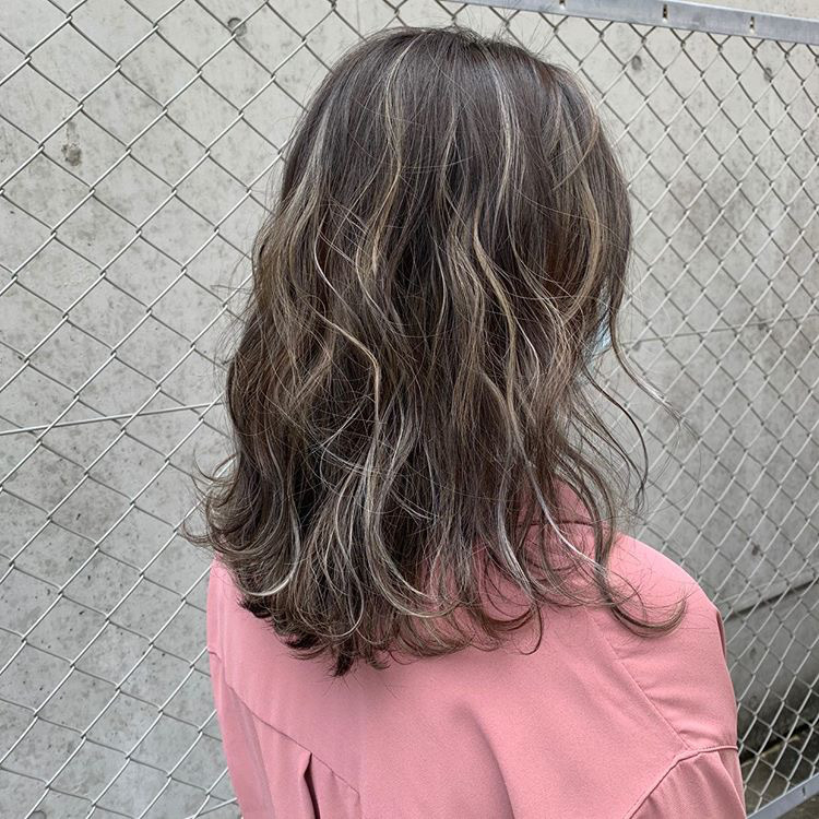 その1:ヘアスタイルをアップデート!