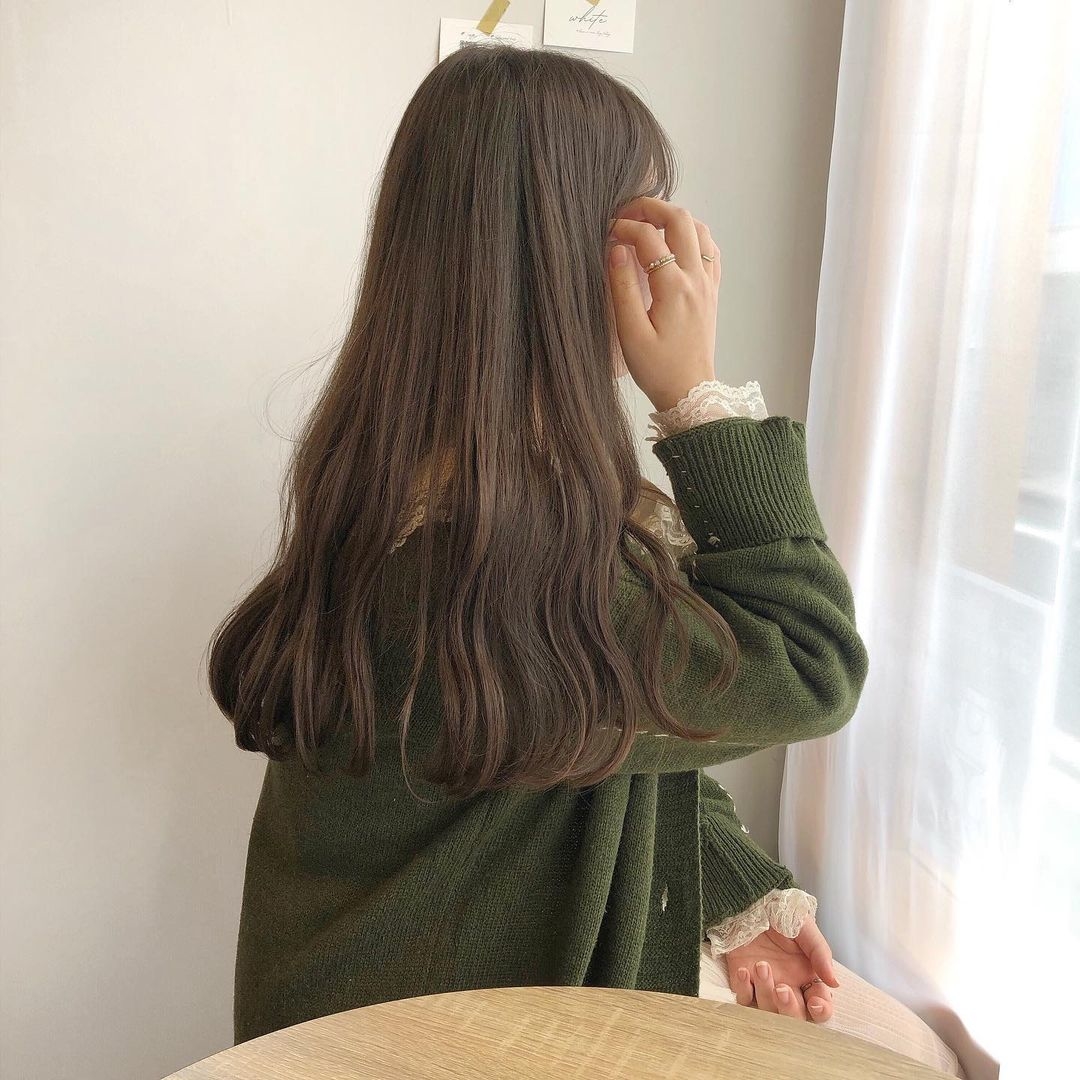 優しい風に吹かれて揺れるふわふわにキュン。毎日をよりウキウキさせちゃう巻き髪アレンジ