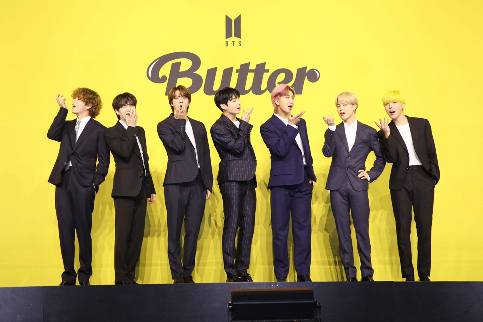 BTS新曲Butter オンライン会見集合写真