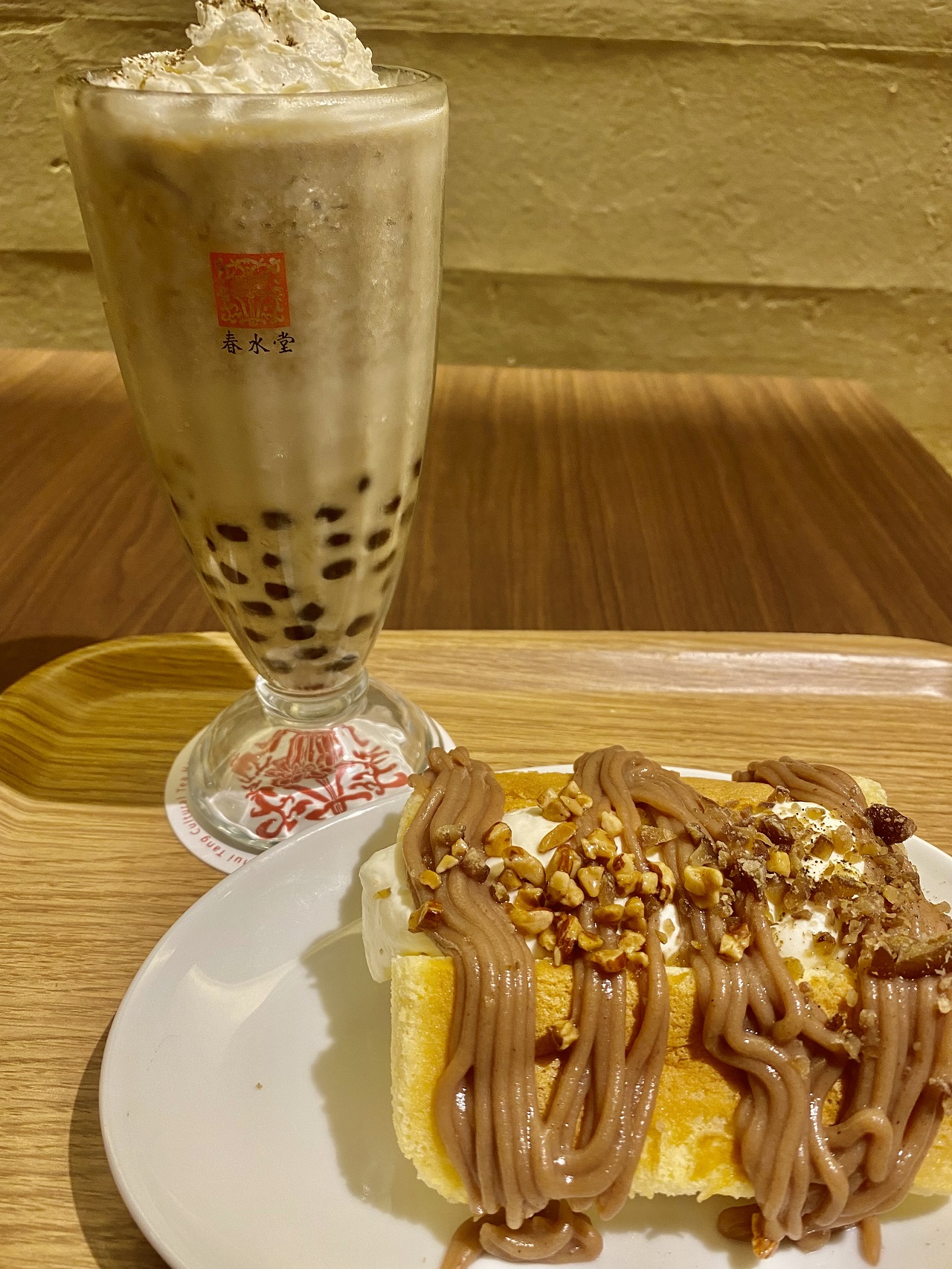 台湾カステラとタピオカほうじ茶マロン