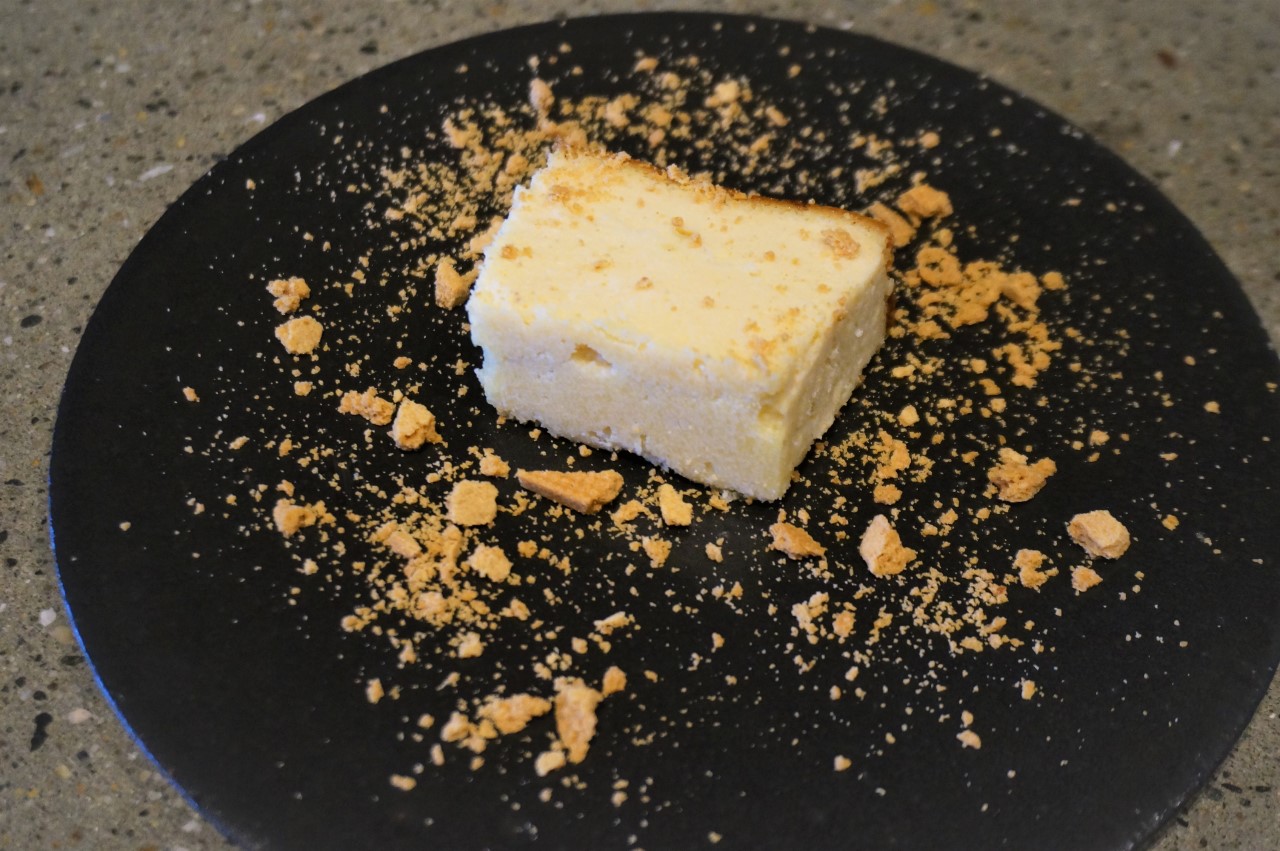 きな粉クラストのレアチーズケーキ