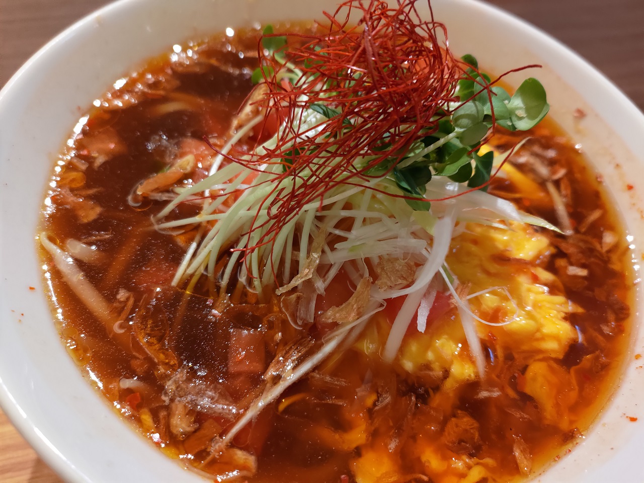 ピリ辛トマト酸辣湯麺