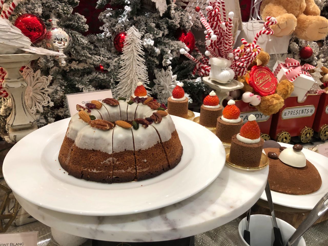 「クリスマス スイーツビュッフェ」クグロフ