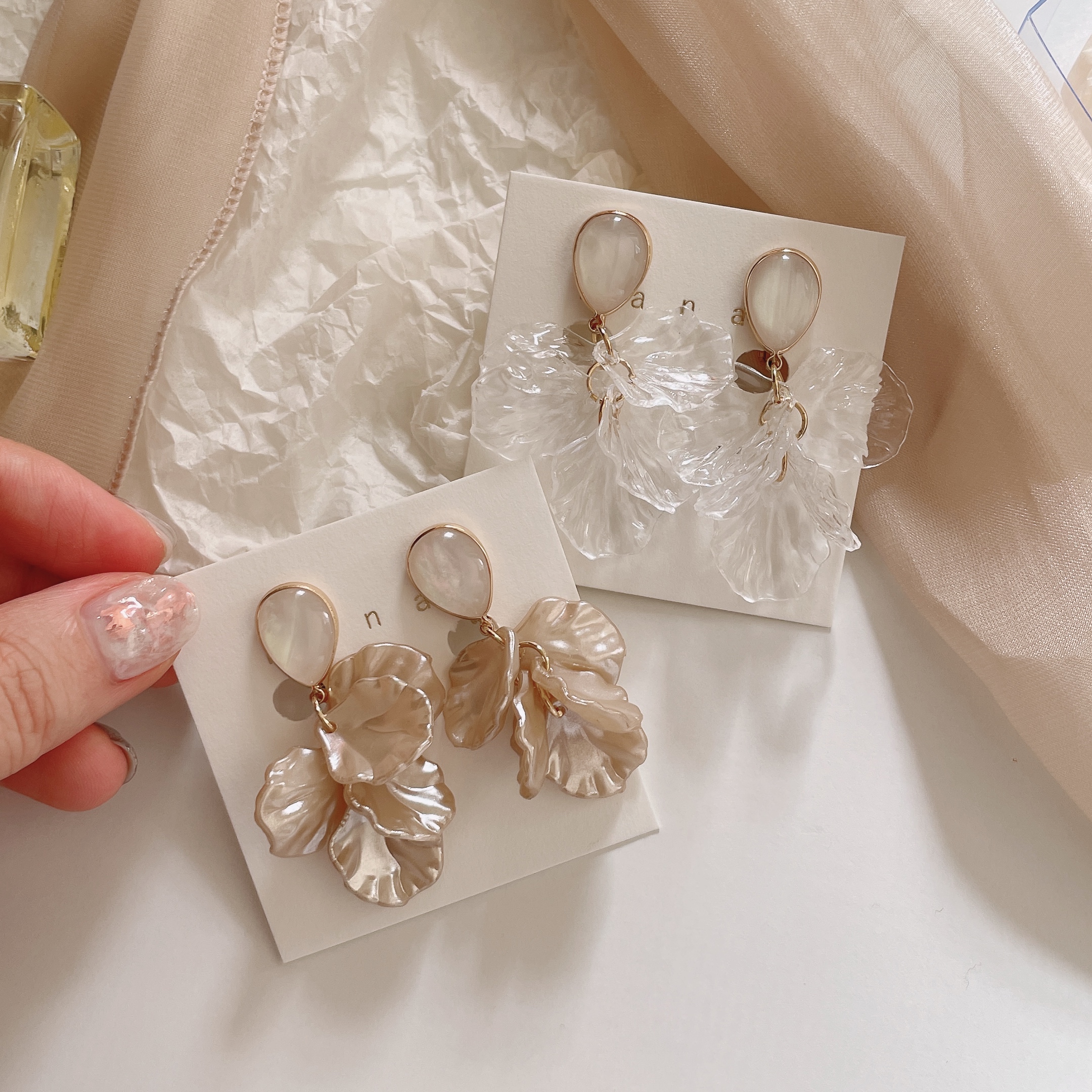 花びら シェル ピアス イヤリング