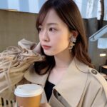 ピアスを着けた女性