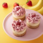 02_ストロベリー&バナナのフラワーケーキ