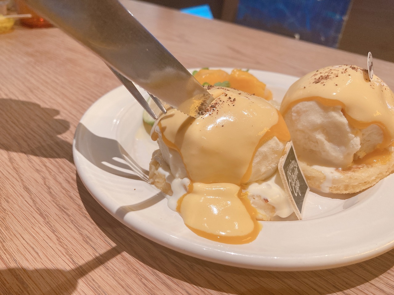 グロリアスチェーンカフェ_アイスクリームベネディクト